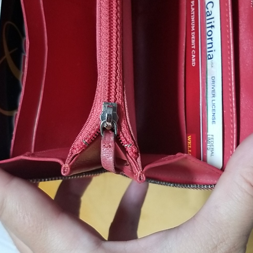 Authentic Chanel wallet - Picture 10 of 12